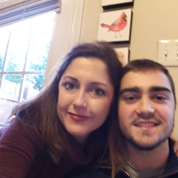 Meet your Posher, Jennifer - Picture 2 of 9